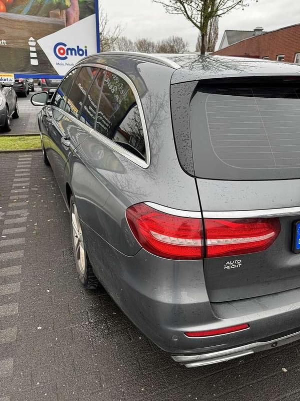 Gebraucht Mercedes E220 Avantgarde 194 PS (142 kW) 2016 Kombi