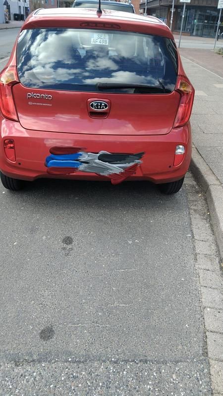 Gebraucht Kia Picanto 69 PS (50 kW) 2012 Rot Kleinwagen