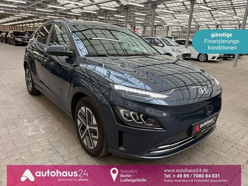 Blau Gebraucht 2021 Hyundai Kona Prime SUV | 21.770 € (Fairer Preis) - Bild 1/4