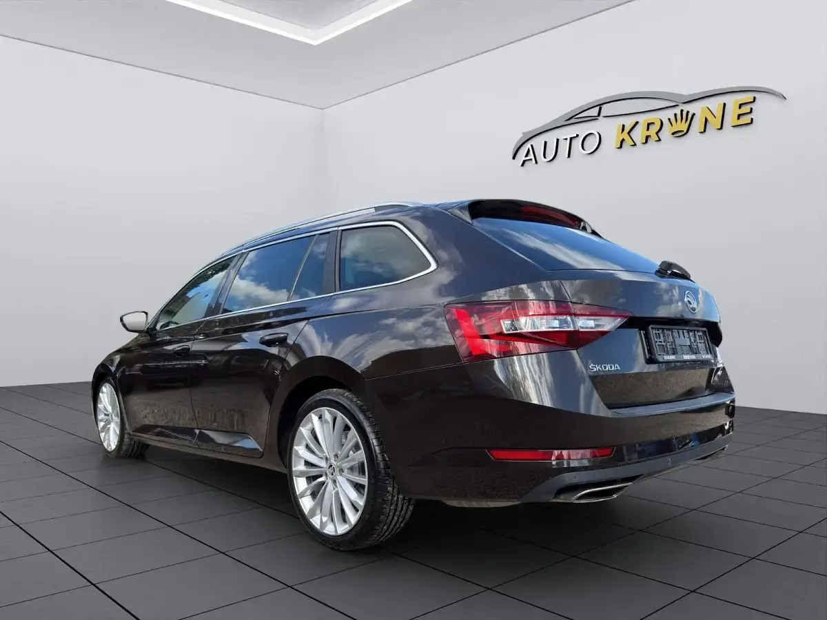Gebraucht Skoda Superb Style 280 PS (205 kW) 2015 Braun Kombi