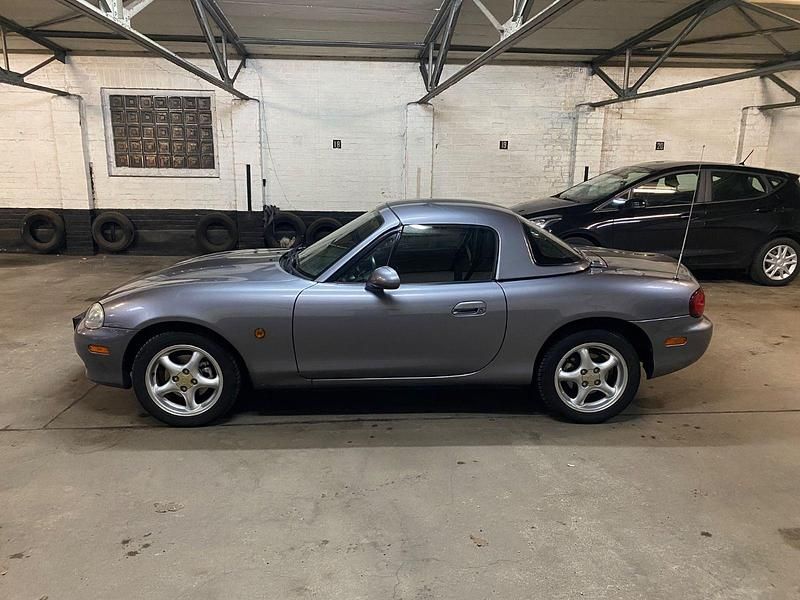 Usata Mazda MX5 110 CV (80 kW) 2004 Argento Cabrio
