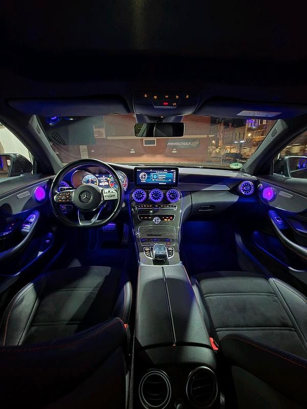 Schwarz Gebraucht 2022 Mercedes C180 Coupé | 36.000 € (Fairer Preis) - Bild 1/4