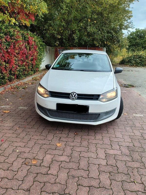 Weiß Gebraucht 2010 VW Polo Trendline Kleinwagen | 2.399 € (Superpreis) - Bild 1/4