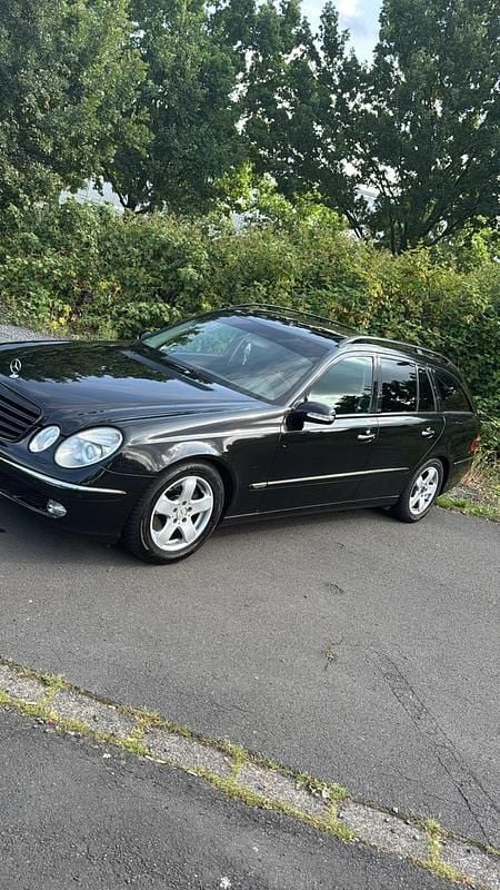 Gebraucht Mercedes E320 204 PS (150 kW) 2003 Schwarz Kombi