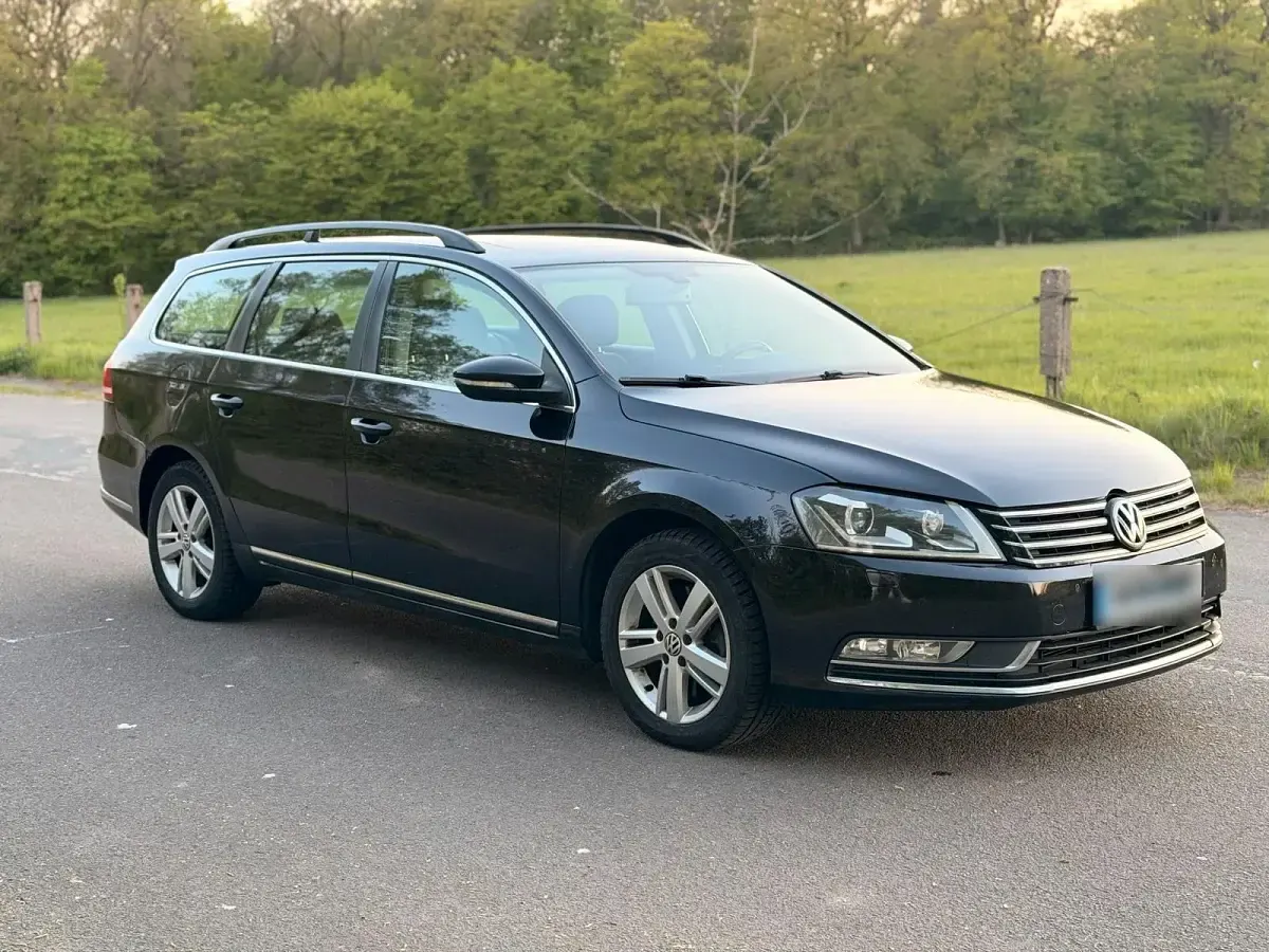 Gebraucht VW Passat Highline 140 PS (102 kW) 2012 Schwarz Kombi