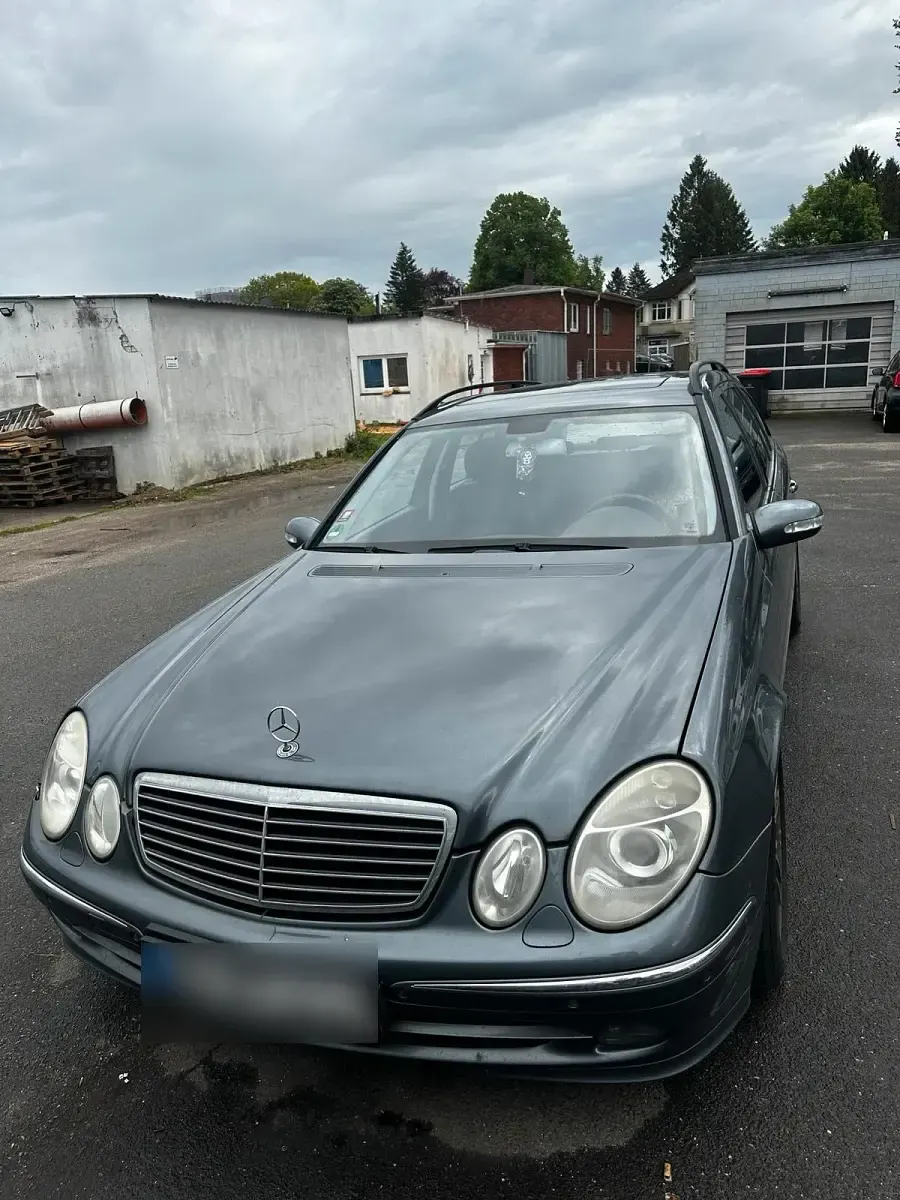 Gebraucht Mercedes E320 Avantgarde 264 PS (194 kW) 2005 Grau Kombi