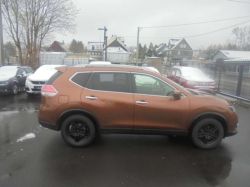 Gebraucht Nissan X-Trail N-Vision 177 PS (130 kW) 2017 Dark orange (m) SUV
