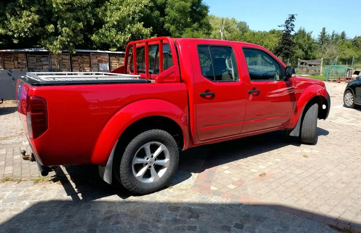 Gebraucht Nissan Navara 190 PS (139 kW) 2013 Rot Pickup