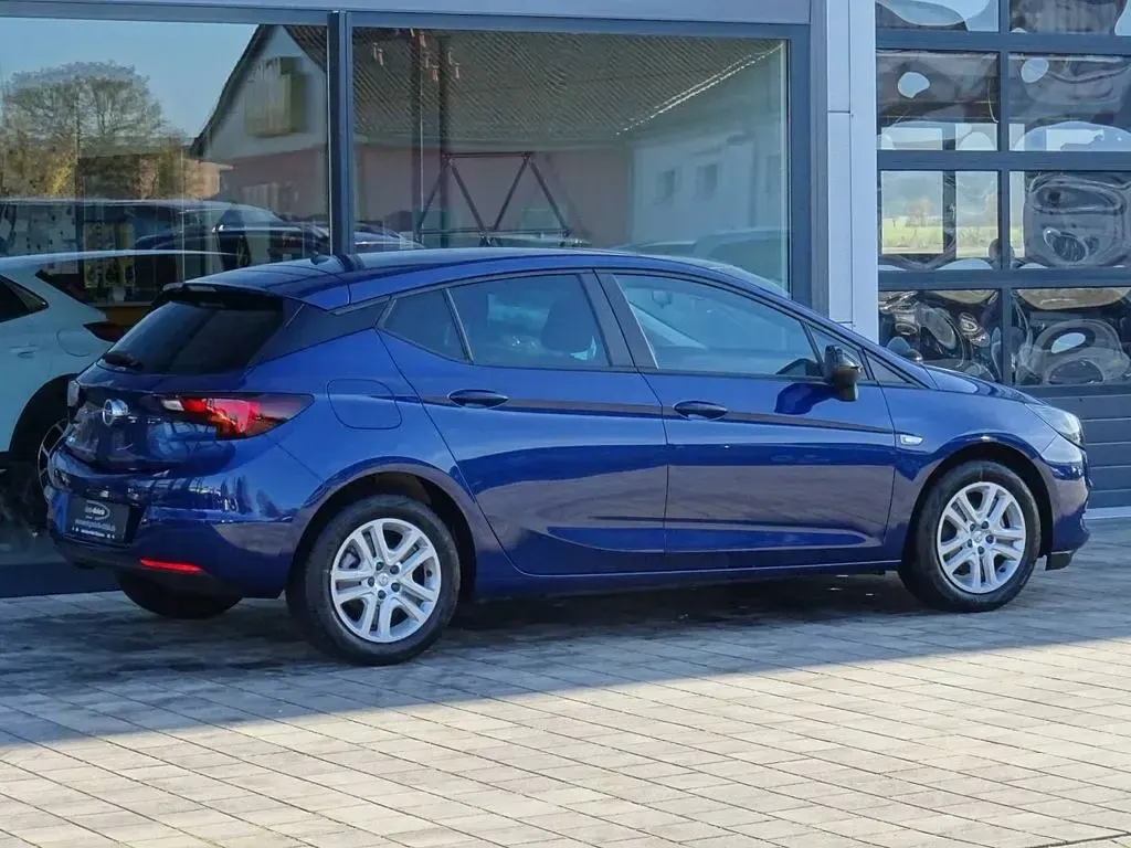Gebraucht Opel Astra Edition 131 PS (96 kW) 2021 Blau Limousine