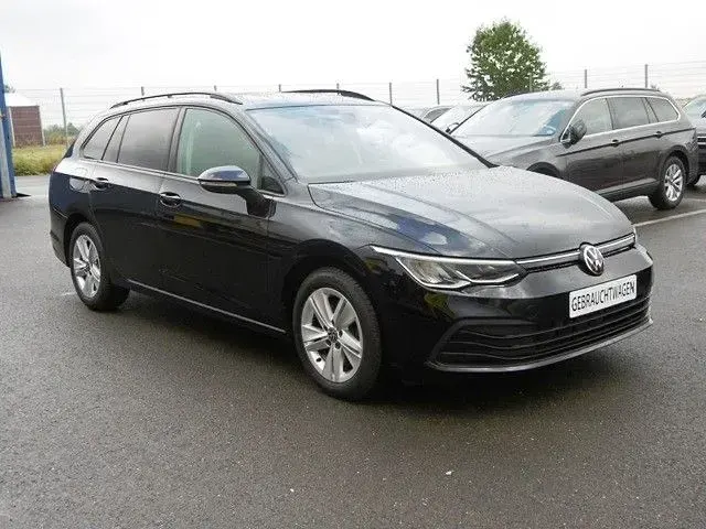 Gebraucht VW Golf VIII Life 150 PS (110 kW) 2022 Deep black perleffekt Kombi