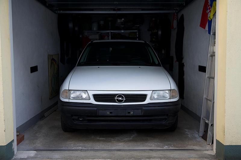 Gebraucht Opel Astra 75 PS (55 kW) 1997 Weiß Kleinwagen