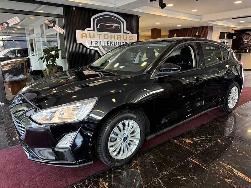 Schwarz Gebraucht 2019 Ford Focus Titanium Limousine | 11.950 € (Guter Preis) - Bild 1/4
