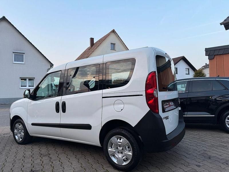 Gebraucht Opel Combo 90 PS (66 kW) 2015 Weiß Van / Kleinbus