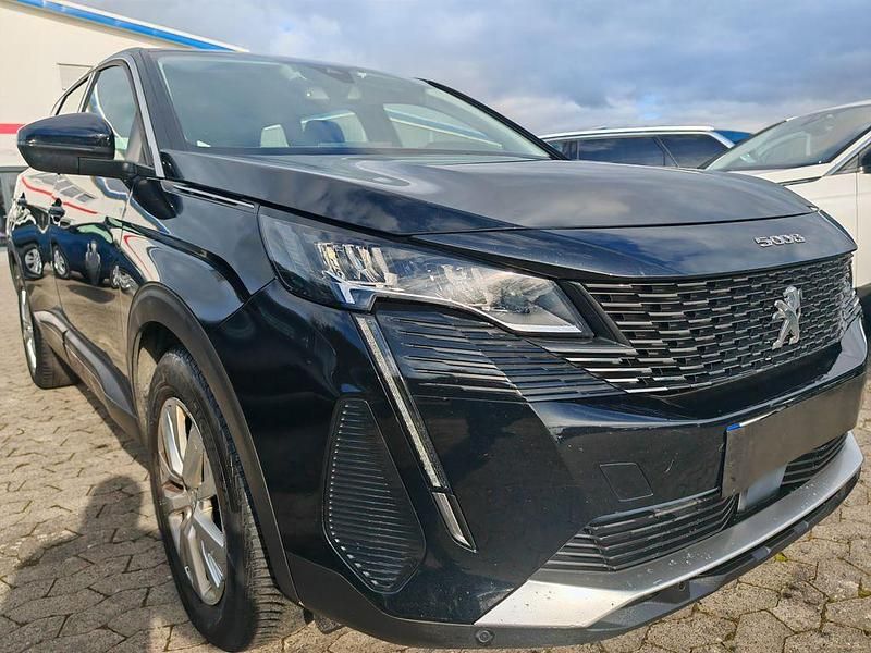 Gebraucht Peugeot 5008 131 PS (96 kW) 2022 Schwarz SUV