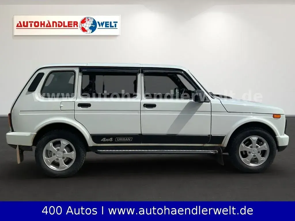 Gebraucht Lada Taiga 83 PS (61 kW) 2019 Weiß SUV