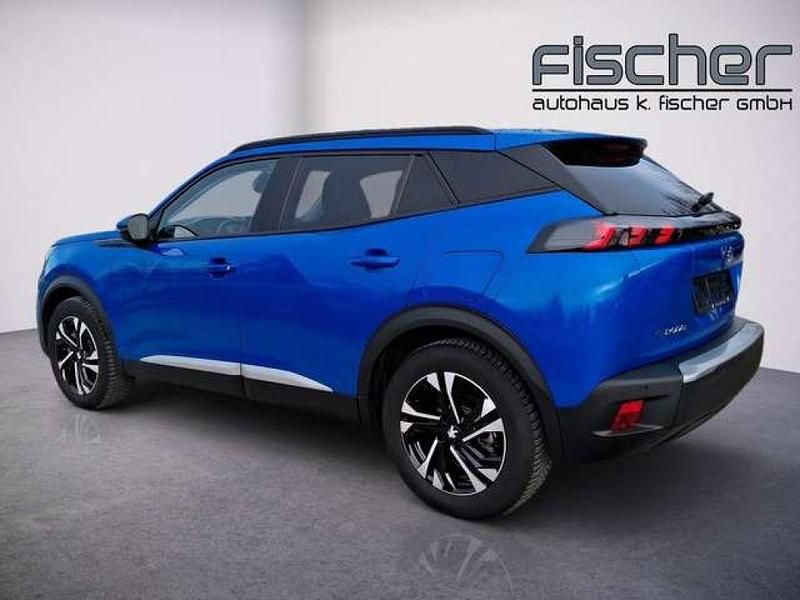 Gebraucht Peugeot e-2008 Allure 100 kW (136 PS) 2022 Blau metallic perlmutt (metallic) SUV