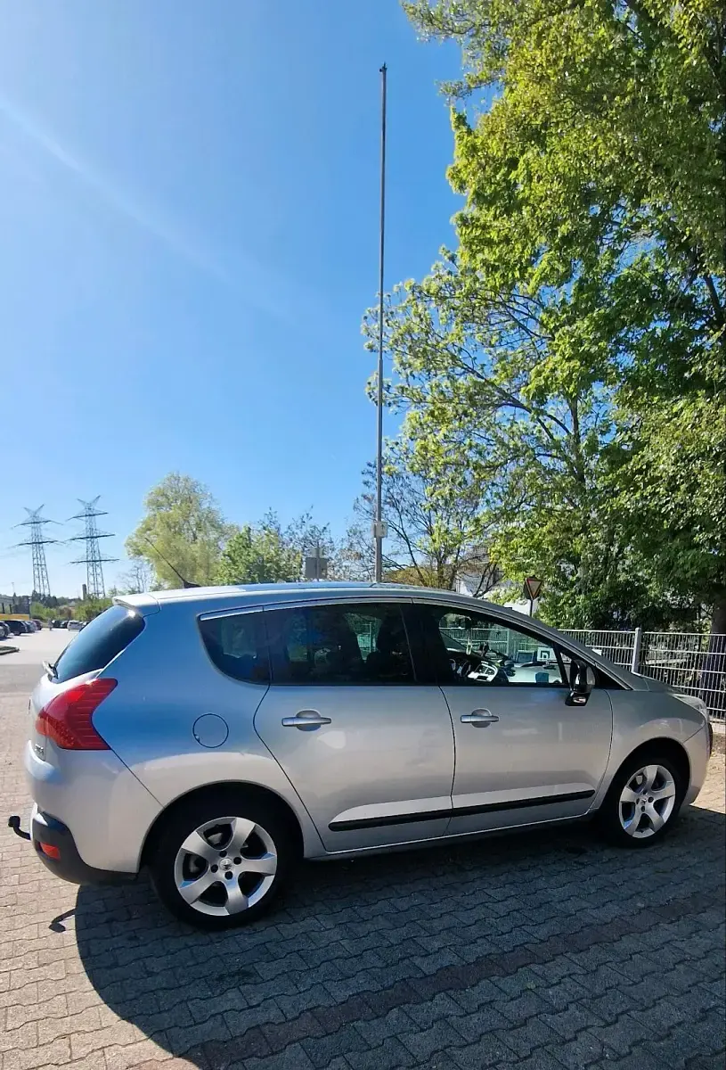Gebraucht Peugeot 3008 156 PS (114 kW) 2012 Grau Kombi