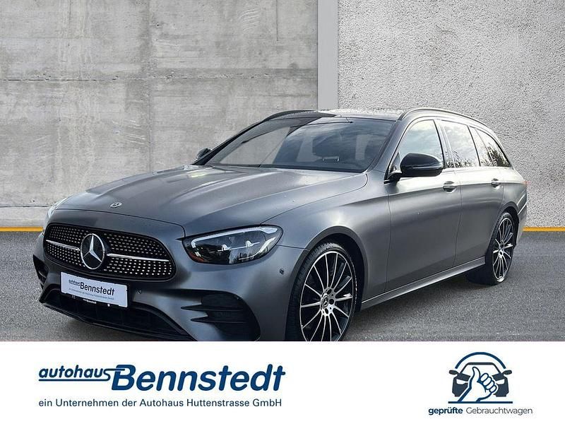 Grau Gebraucht 2022 Mercedes E220 AMG Limousine | 42.620 € (Etwas zu teuer) - Bild 1/4