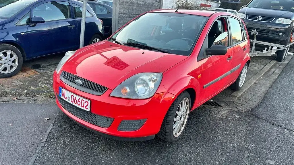 Gebraucht Ford Fiesta Trend 69 PS (50 kW) 2006 Rot Kleinwagen