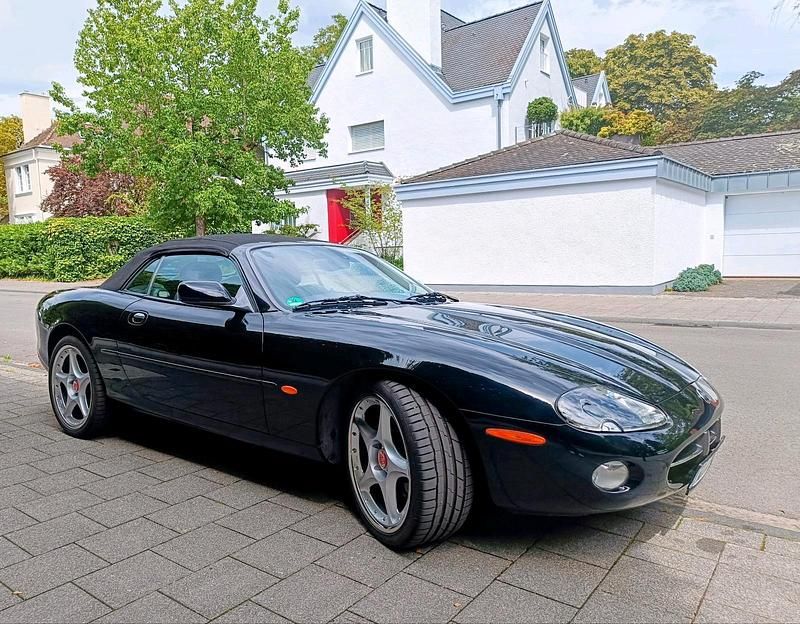 Schwarz Gebraucht 2003 Jaguar XK8 Cabrio | 16.450 € - Bild 1/4
