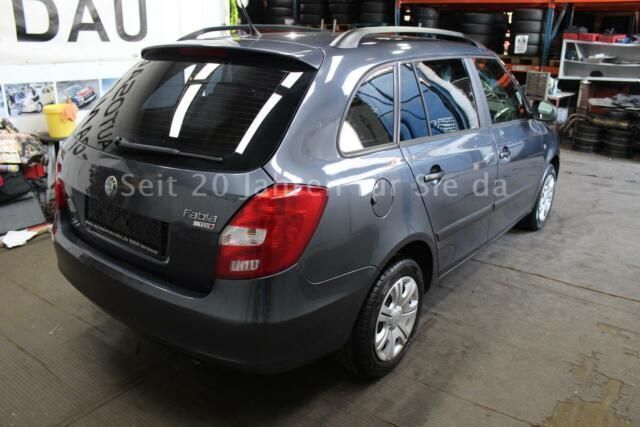 Gebraucht Skoda Fabia Cool Edition 80 PS (58 kW) 2009 Grau metallic Kleinwagen