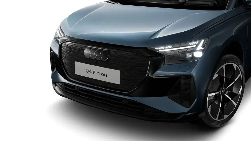 Gebraucht Audi Q4 e-tron Ambiente 219 kW (299 PS) 2022 Geysirblau metallic SUV