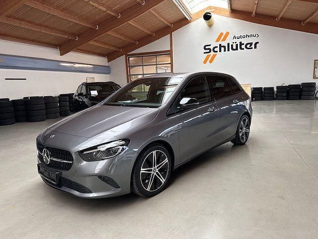 Gebraucht Mercedes B220 Progressive 190 PS (139 kW) 2024 Grau Van / Kleinbus