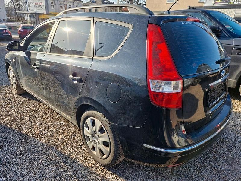 Gebraucht Hyundai i30 116 PS (85 kW) 2009 Schwarz Kombi