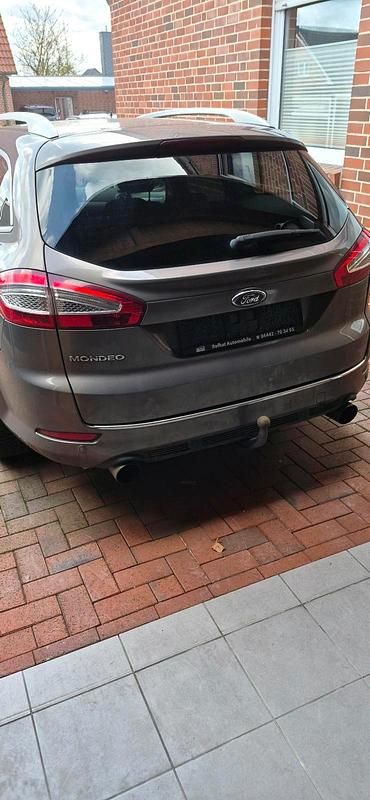 Gebraucht Ford Mondeo 203 PS (149 kW) 2011 Grau Kombi