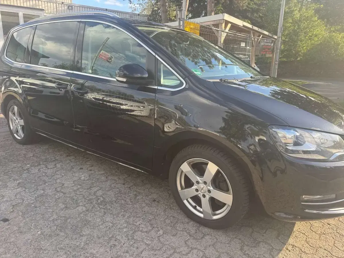 Gebraucht VW Sharan Highline 184 PS (135 kW) 2017 Deep black perleffekt Van / Kleinbus