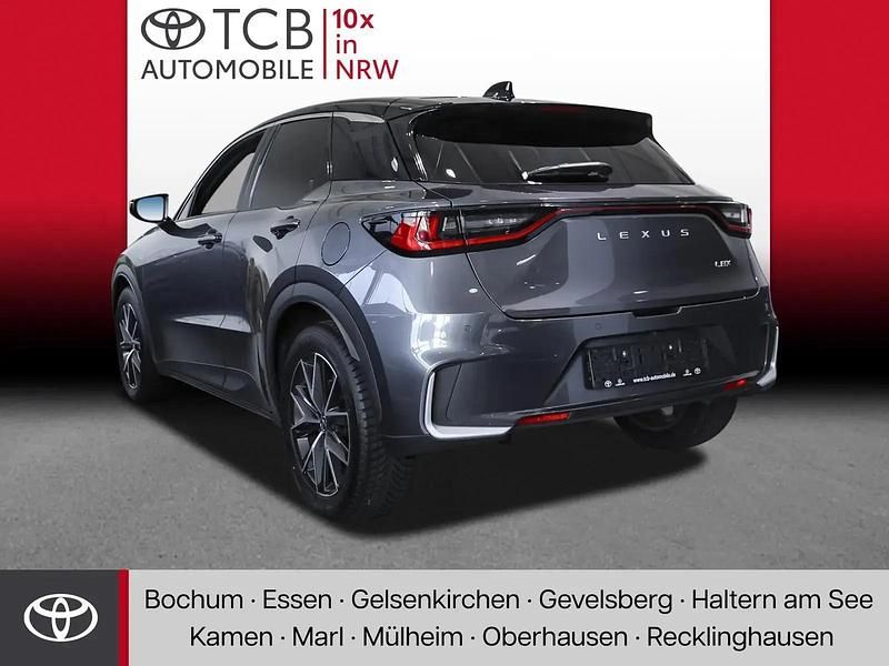 Gebraucht Lexus LBX 136 PS (100 kW) 2024 Grau SUV
