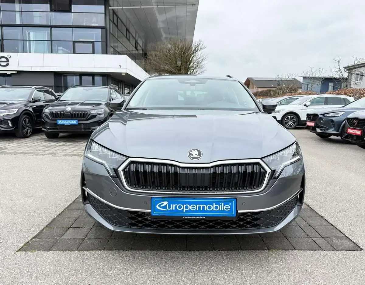 Nowe Skoda Octavia Selection 150 KM (110 kW) 2025 Szary Sedan/Limuzyna