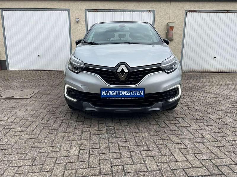 Grau d69 + schwarz gne Gebraucht 2019 Renault Captur Bose Edition SUV | 14.499 € (Fairer Preis) - Bild 1/4