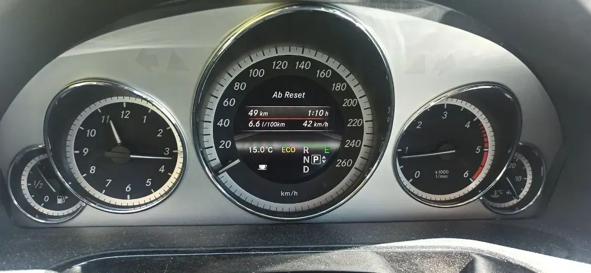 Second-hand Mercedes E220 Avantgarde 170 CP (125 kW) 2012 Gri Break