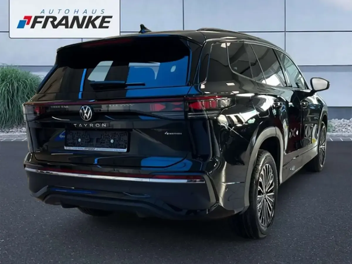 Neu VW Tayron Elegance 204 PS (150 kW) 2025 Grenadillschwarz metallic SUV