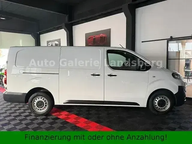 Używany Citroën Jumpy 179 KM (131 kW) 2022 Biały Minivan