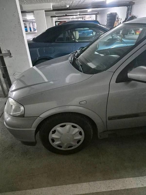 Gebraucht Opel Astra 90 PS (66 kW) 2001 Silber Limousine