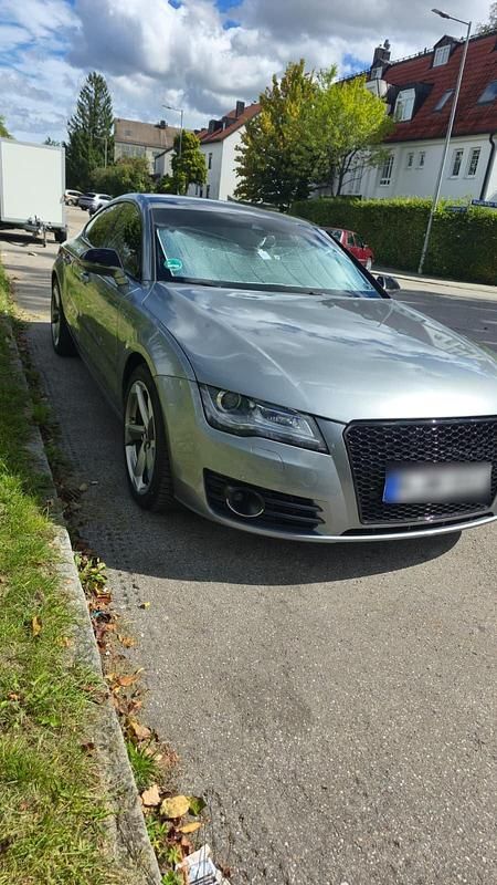 Grau Gebraucht 2013 Audi A7 Design Kleinwagen | 12.000 € (Guter Preis) - Bild 1/4