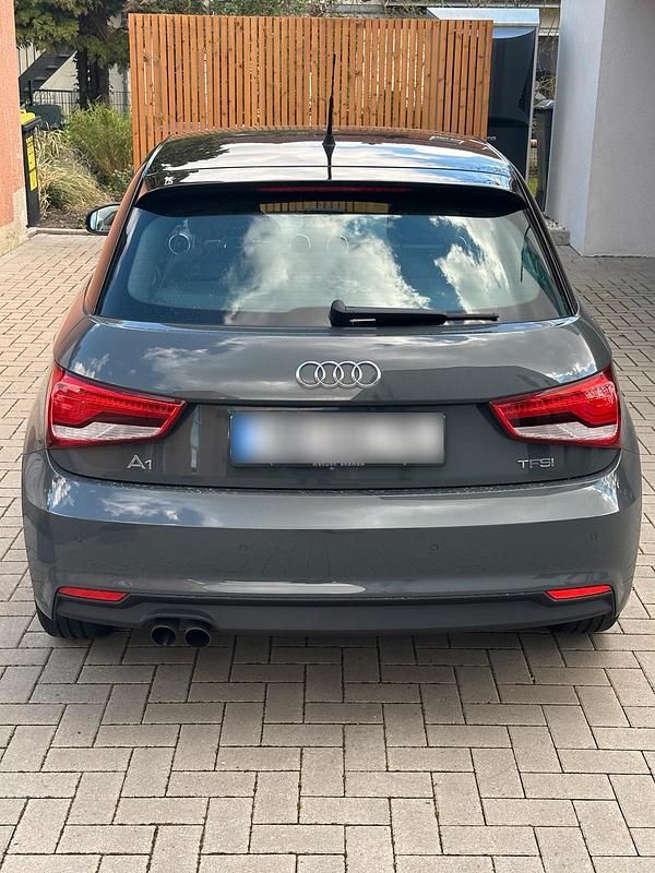 Gebraucht Audi A1 125 PS (91 kW) 2018 Grau Kleinwagen