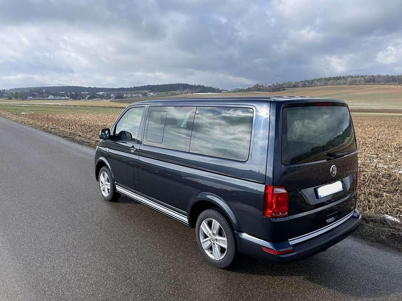 Gebraucht VW Multivan Comfortline 150 PS (110 kW) 2019 Blau Van / Kleinbus