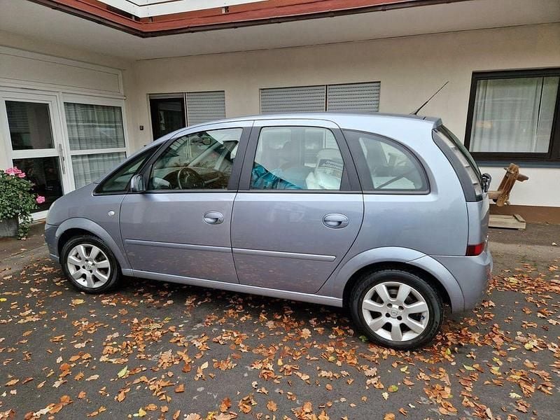 Silber Gebraucht 2006 Opel Meriva Van / Kleinbus | 2.300 € (Guter Preis) - Bild 1/4