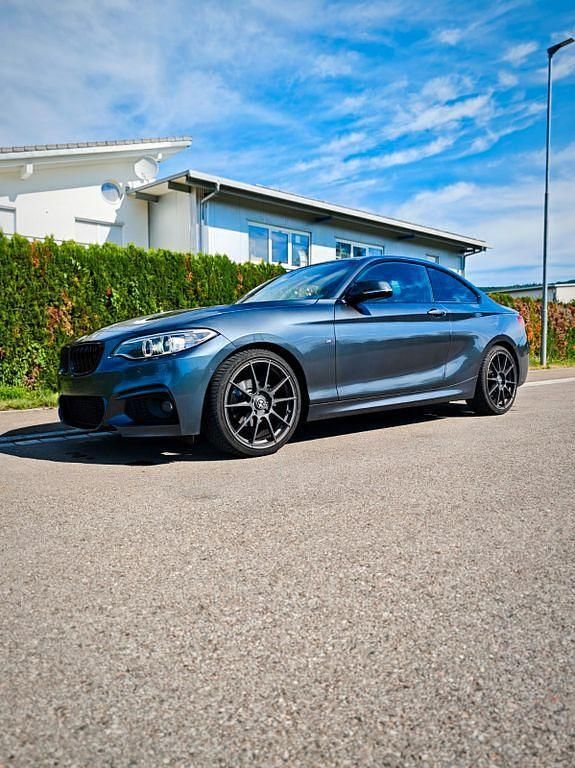 Grau Gebraucht 2015 BMW 218 M Sport Coupé | 20.250 € (Fairer Preis) - Bild 1/4