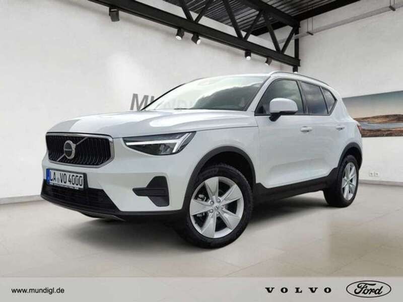 Gebraucht Volvo XC40 Core 129 PS (94 kW) 2023 Snow / metallic (metallic) SUV