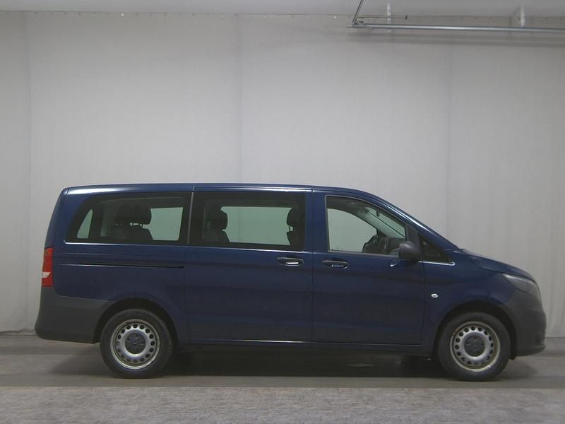 Stahlblau Gebraucht 2020 Mercedes Vito Van / Kleinbus | 26.480 € (Superpreis) - Bild 1/4