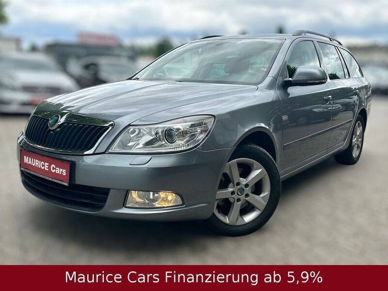 Grau Gebraucht 2013 Skoda Octavia Best of Kombi | 9.200 € - Bild 1/4