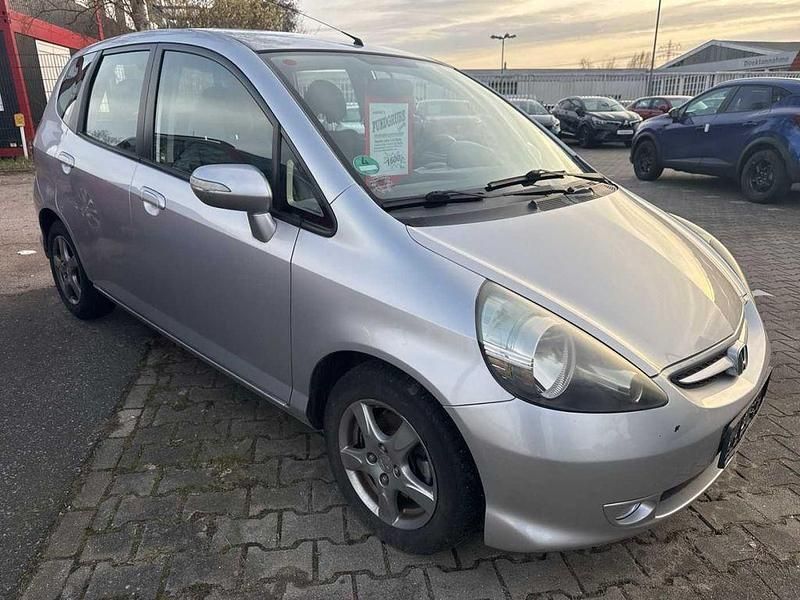 Gebraucht Honda Jazz Trend 90 PS (66 kW) 2008 Alabaster silber met (metallic) Kleinwagen