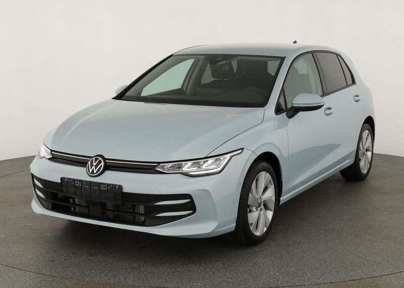 Crystal ice blue metallic Neu 2025 VW Golf VIII Life | 28.495 € (Guter Preis) - Bild 1/4