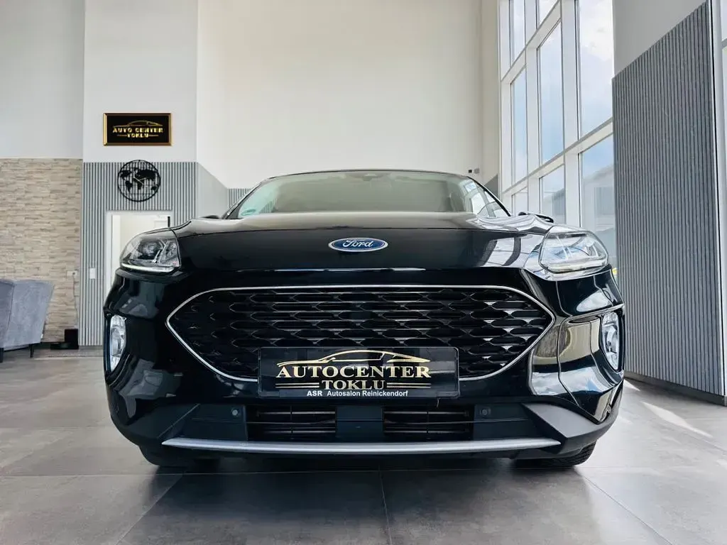 Używany Ford Kuga Cool & Connect 150 KM (110 kW) 2024 Czarny SUV