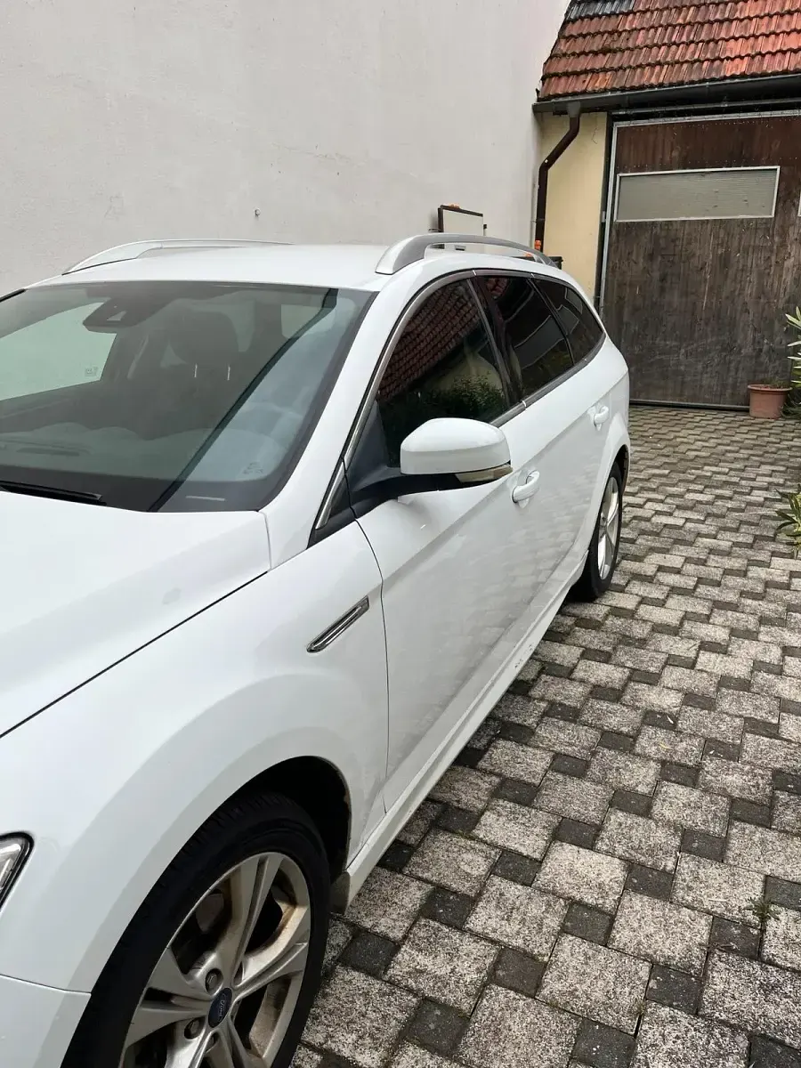 Gebraucht Ford Mondeo 163 PS (119 kW) 2012 Weiß Kombi
