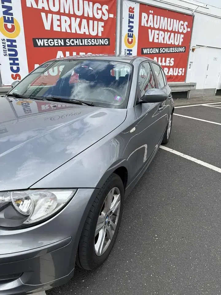Gebraucht BMW 116 122 PS (89 kW) 2009 Grau Kleinwagen